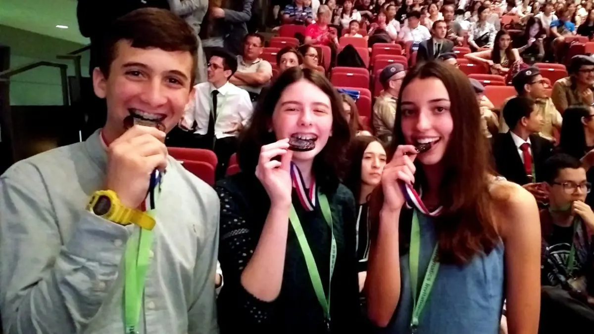 Estudantes de Criciúma conquistam medalhas na Olimpíada de Matemática no Japão