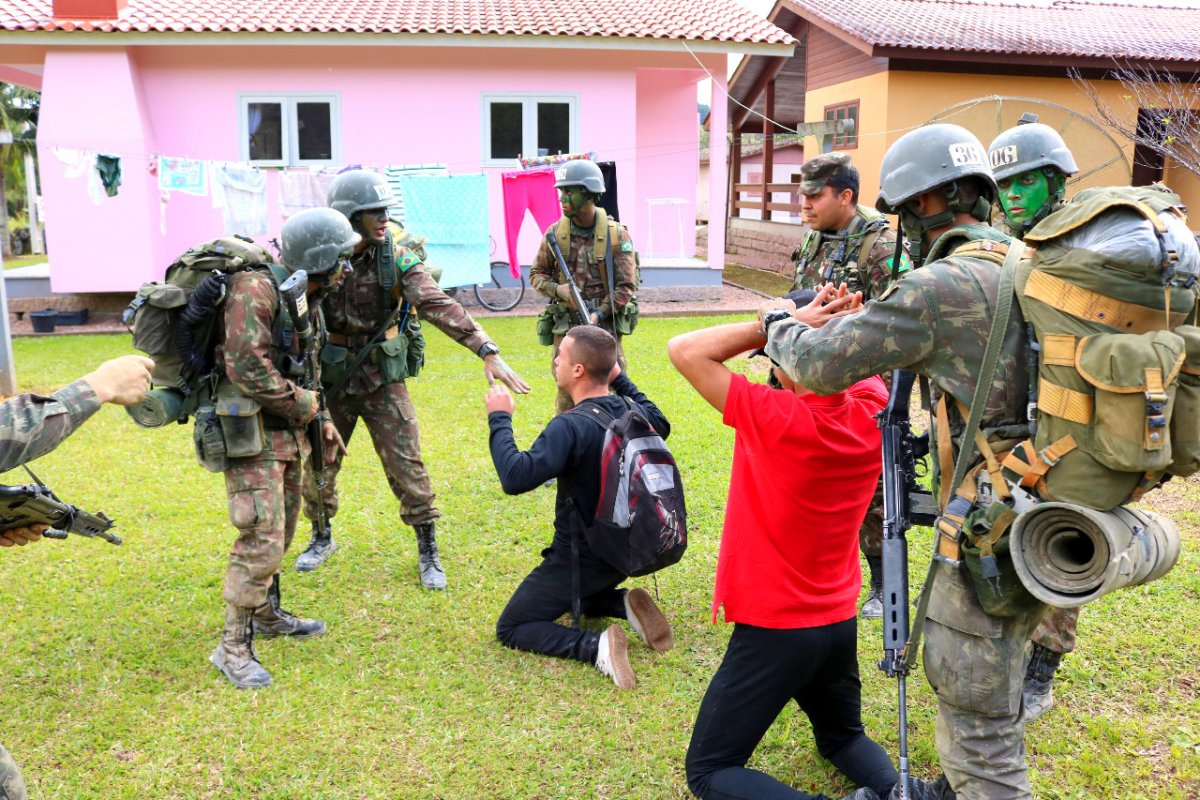 28º GAC realiza em Nova Veneza exercício do curso de formação de cabos