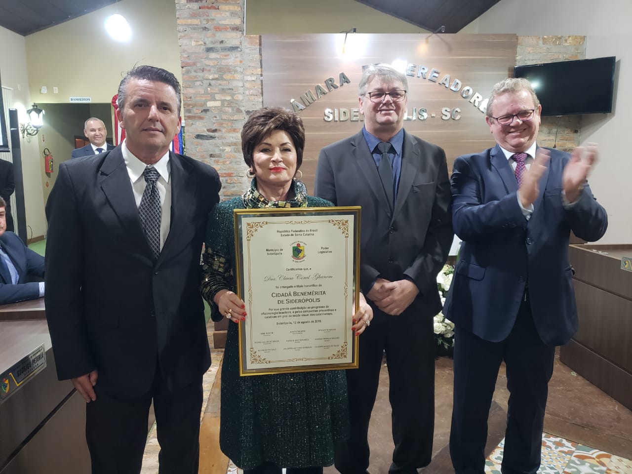 Câmara de Siderópolis presta homenagem à Dra. Cleusa Coral-Ghanem