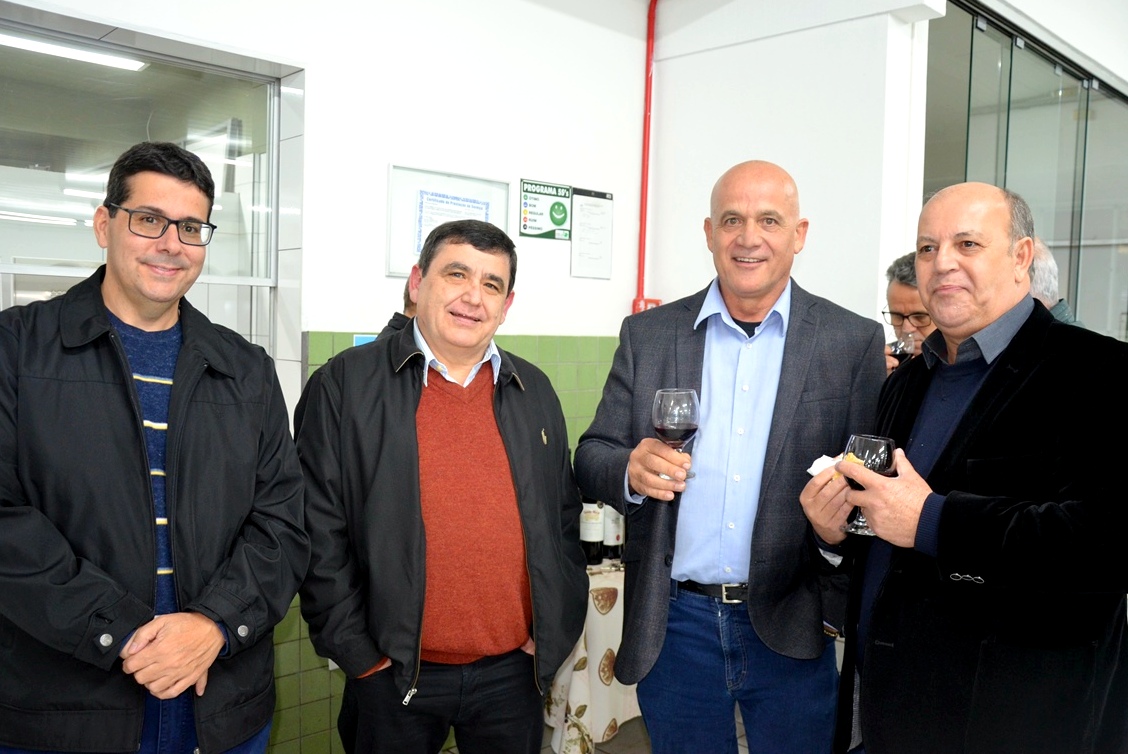 Nilson Olivo lança em outubro seu 15º livro