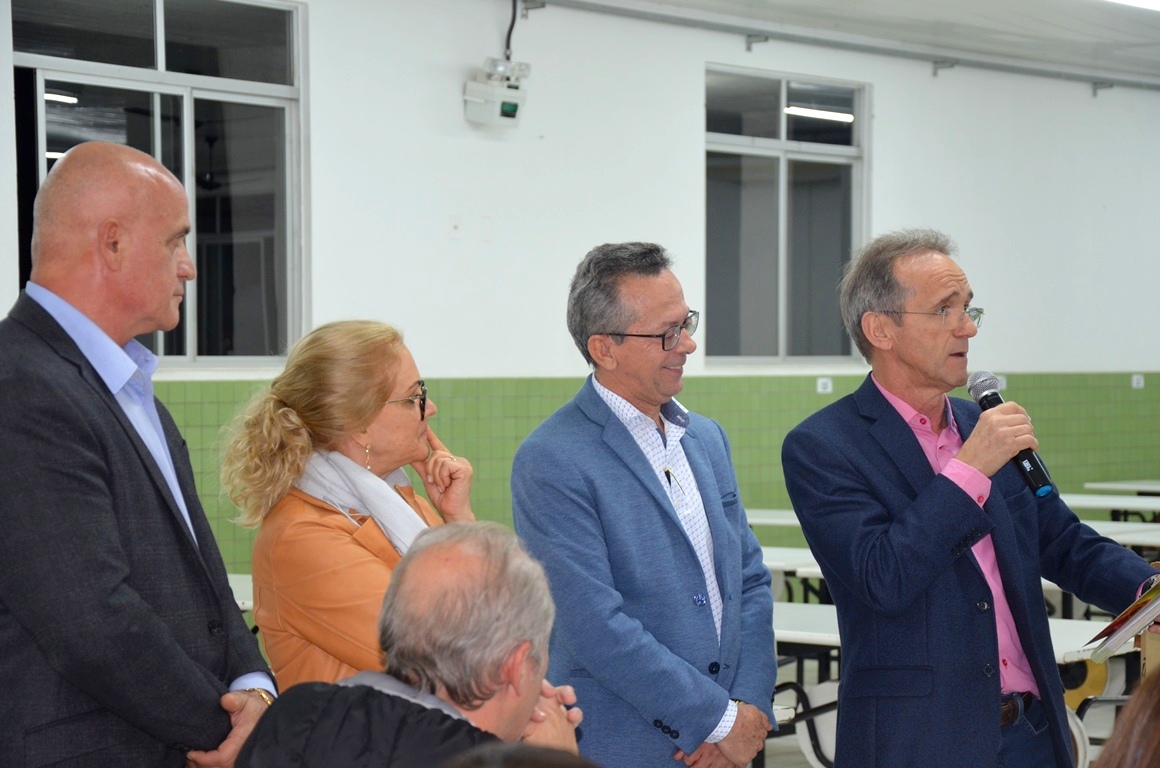 Nilson Olivo lança em outubro seu 15º livro