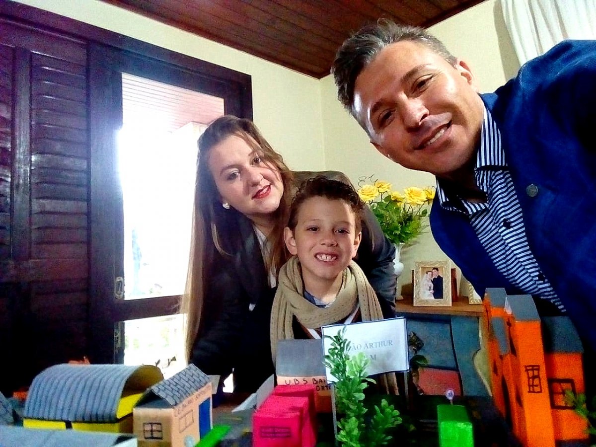 Em trabalho escolar professora estimula integração entre alunos e familiares