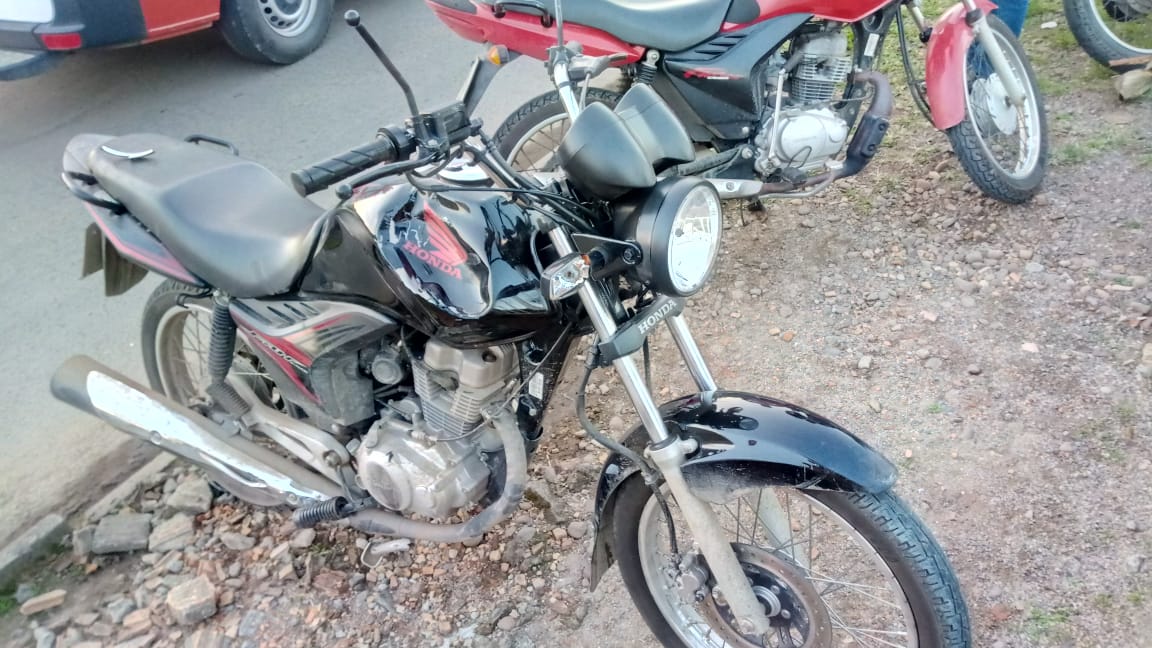 Motos colidem na Alfredo Pessi