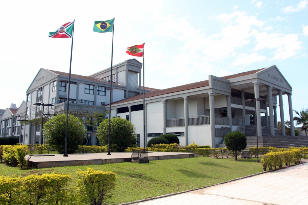 Ex-secretário municipal de Criciúma sofre condenação por desviar valores de bolsas de estudo 2 Ex-secretário municipal de Criciúma sofre condenação por desviar valores de bolsas de estudo