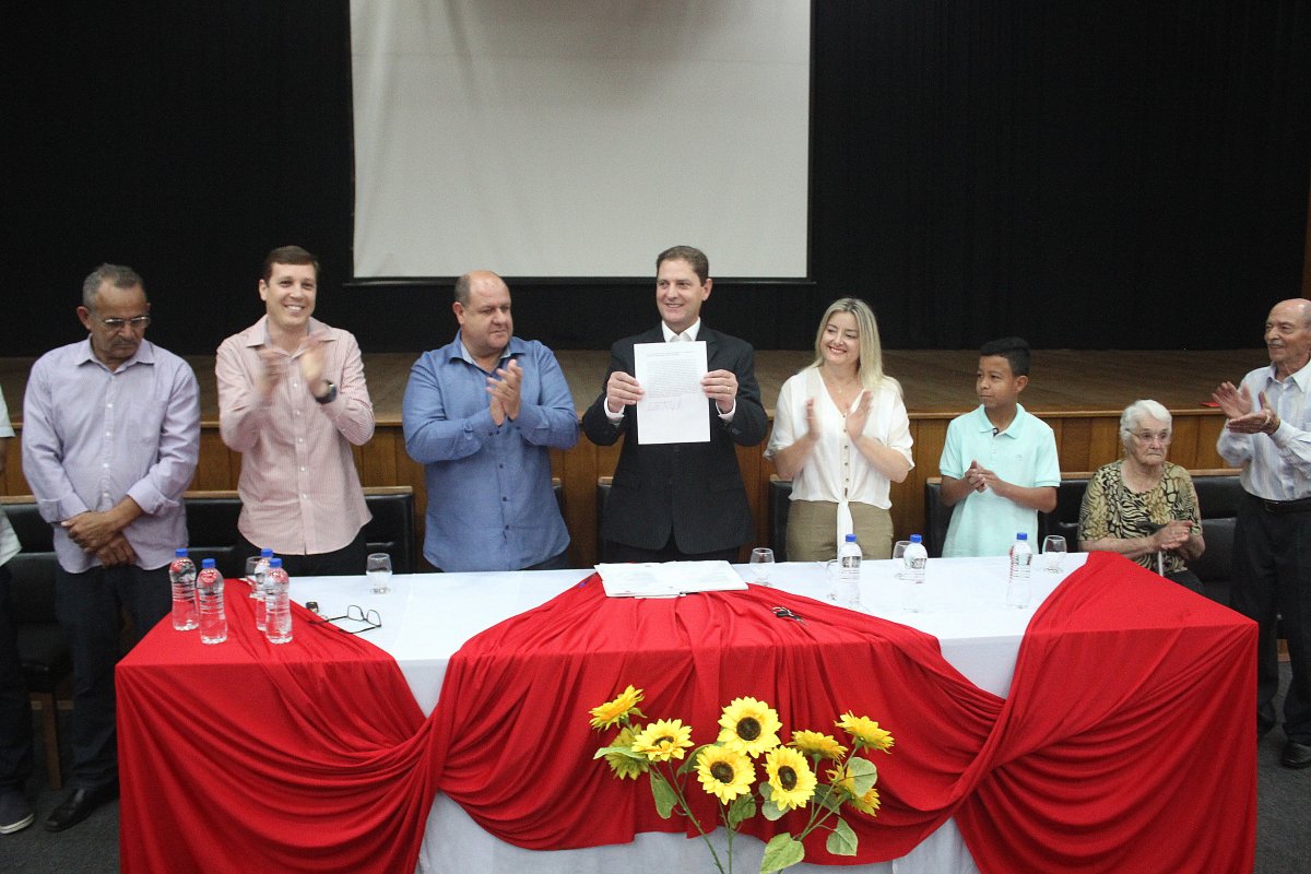 César Pasetto é empossado prefeito em exercício de Nova Veneza por 15 dias 6 César Pasetto é empossado prefeito em exercício de Nova Veneza por 15 dias