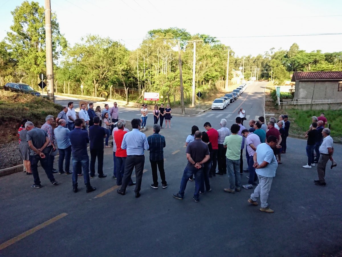 Obras no Parque Industrial Jerônimo Spilere e na rua Antônio Milanez são inauguradas