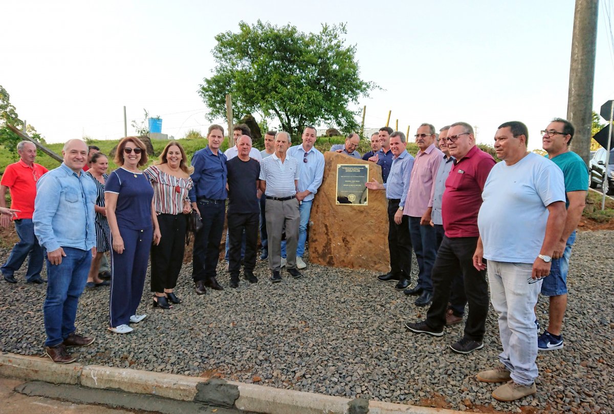 Obras no Parque Industrial Jerônimo Spilere e na rua Antônio Milanez são inauguradas 2 Obras no Parque Industrial Jerônimo Spilere e na rua Antônio Milanez são inauguradas