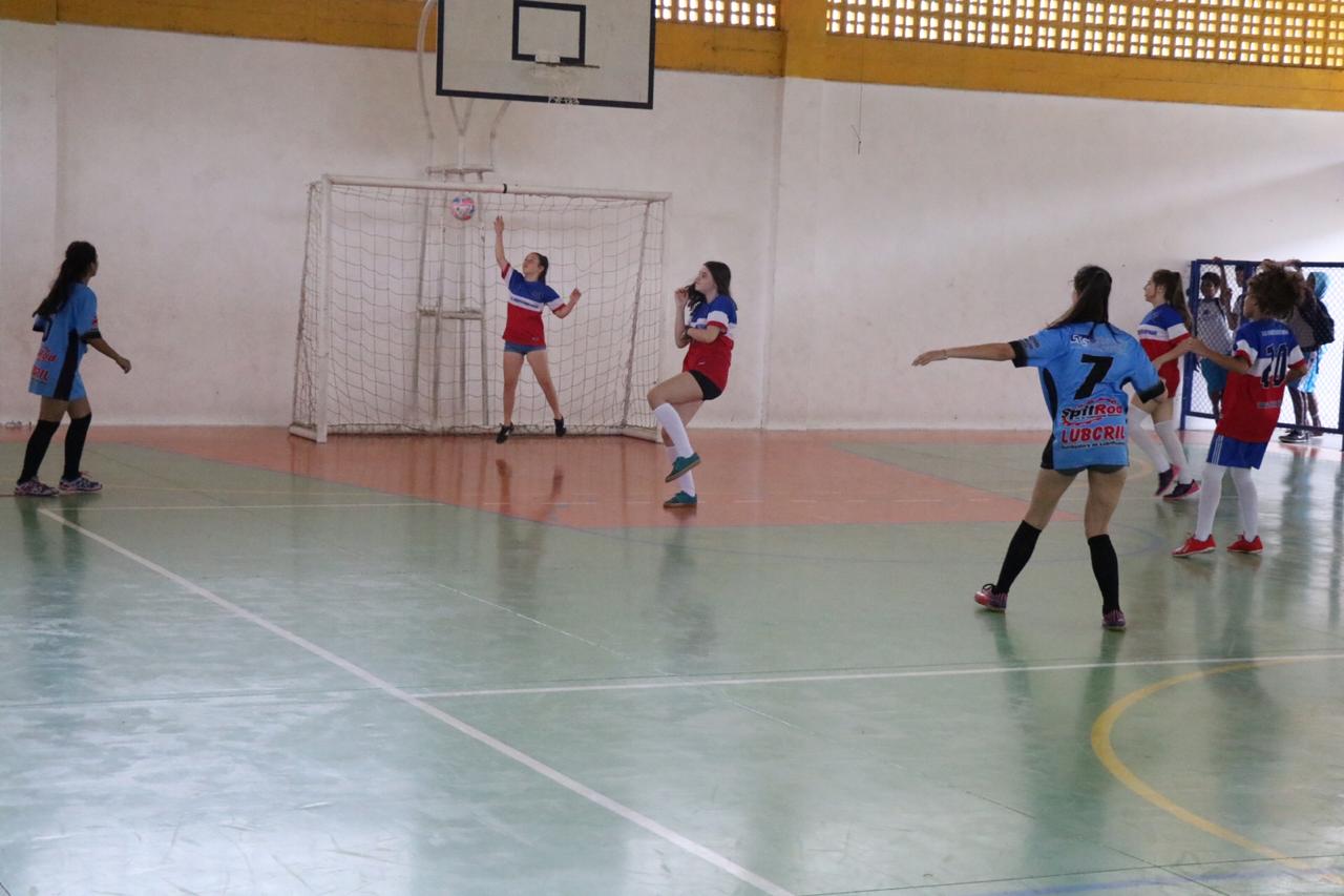 Jevs: escolas Líbero Ugioni e Caravaggio conquistam a etapa de futsal