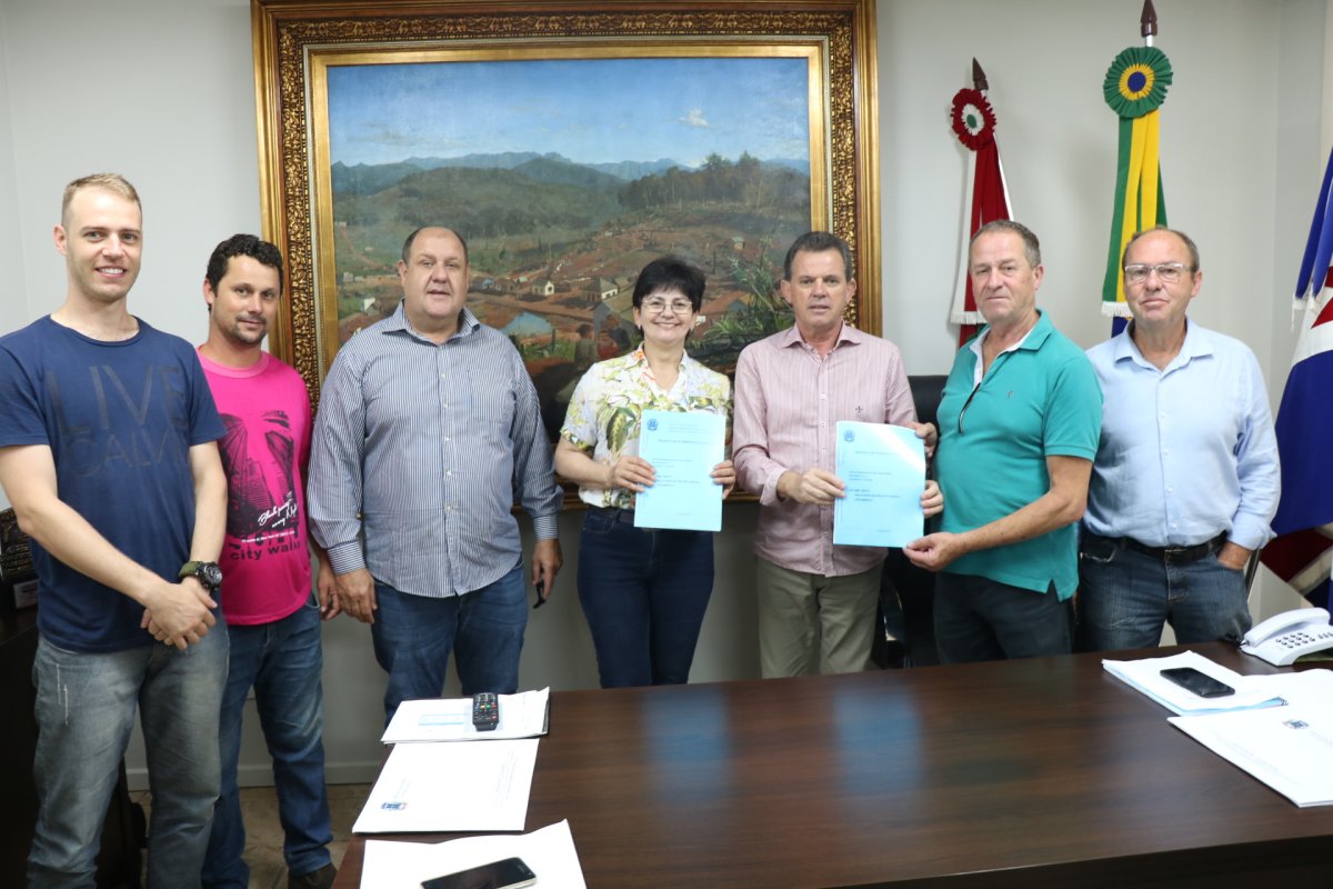 Frigo entrega projeto de pavimentação da rodovia Pedro Malgarise 1 Frigo entrega projeto de pavimentação da rodovia Pedro Malgarise