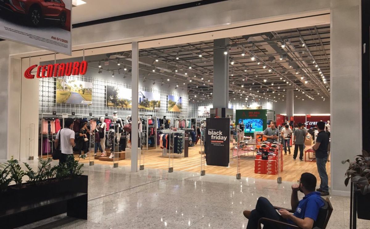 Criciúma recebe novo modelo de loja da Centauro, que atuará como hub do