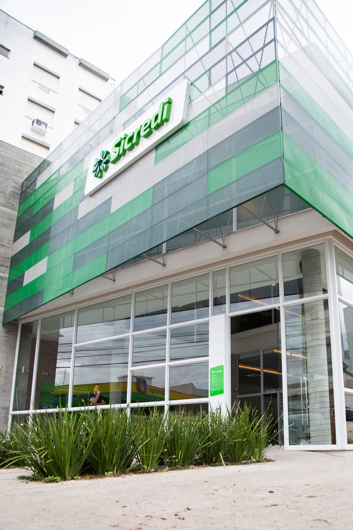 Sicredi apresenta agência com novo modelo de atendimento aos associados 2 Sicredi apresenta agência com novo modelo de atendimento aos associados