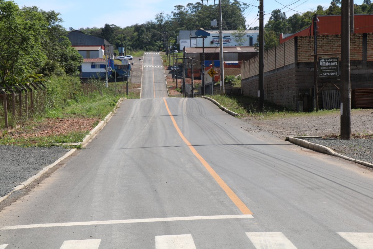 Frigo inaugura obras de pavimentação no parque industrial e rua Antônio Milanez nesta sexta-feira
