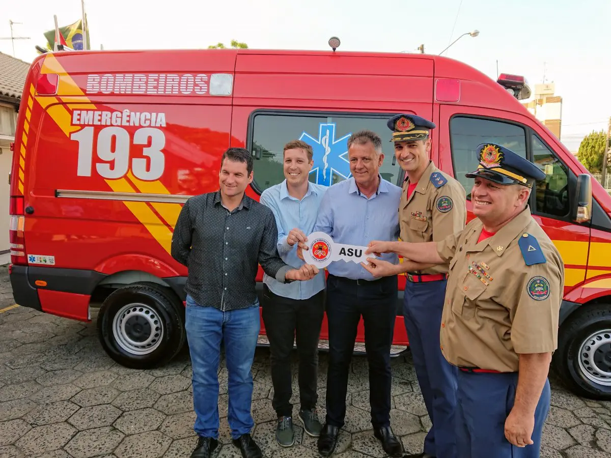 Corpo de Bombeiros recebe nova ambulância para atender Nova Veneza e Forquilhinha