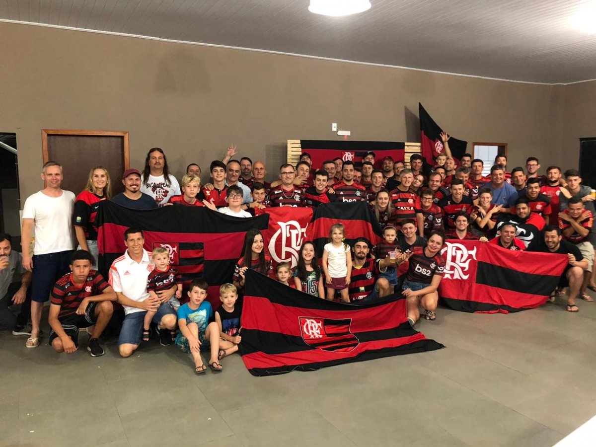 Torcedores do Flamengo fazem festa de comemoração dos títulos de 2019