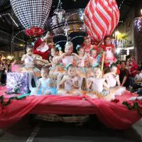 Desfile de Natal encanta público em Nova Veneza