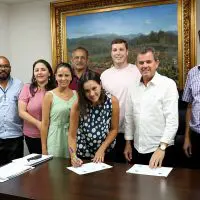 Conselheiros tutelares são empossados em cerimônia na prefeitura de Nova Veneza