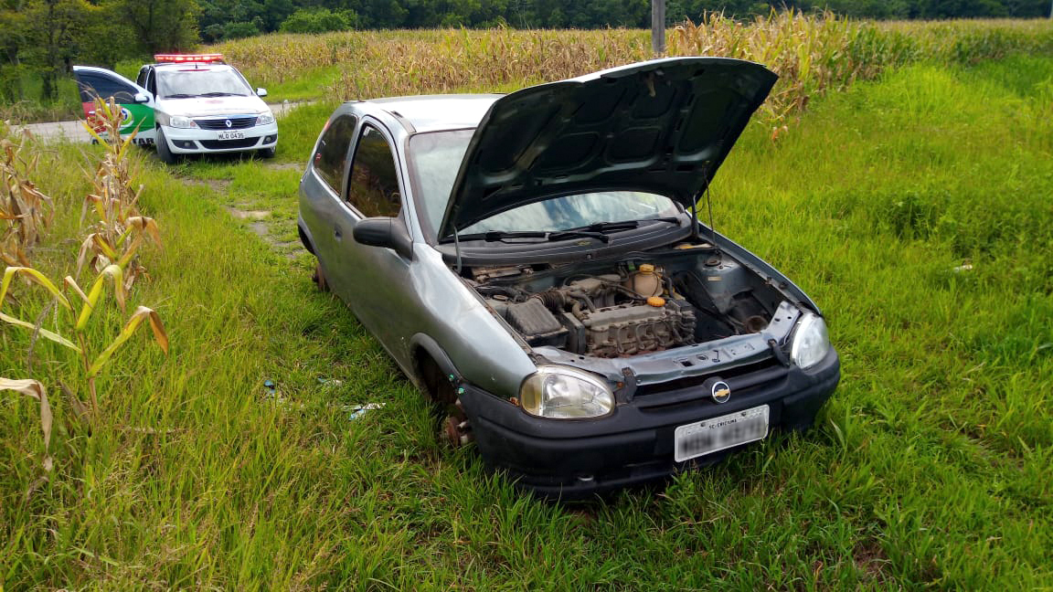 Carro furtado em Criciúma é encontrado no Picadão