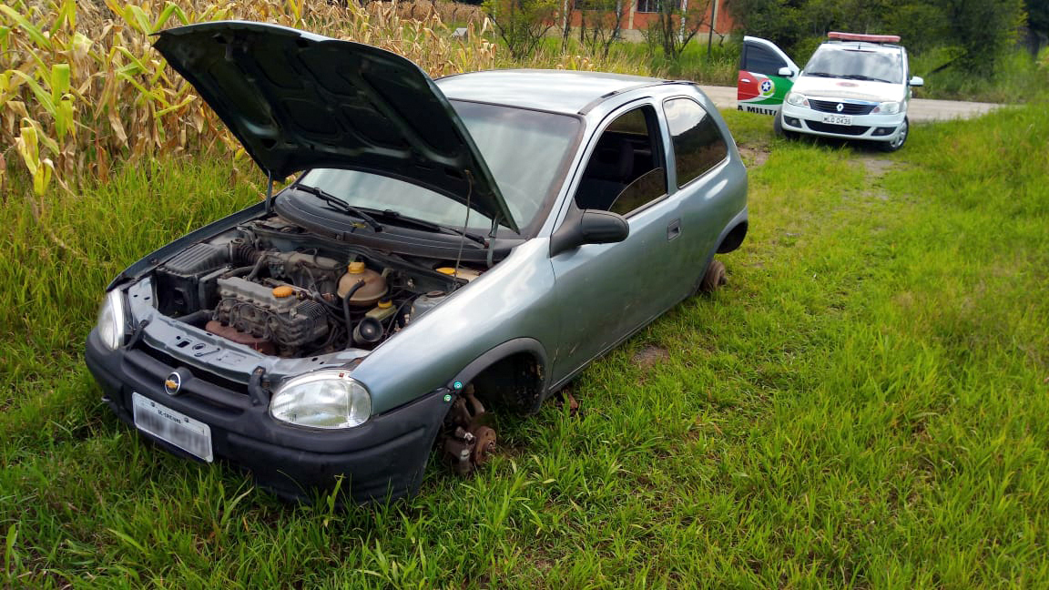 Carro furtado em Criciúma é encontrado no Picadão