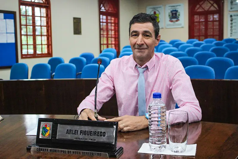 Arlei Figueiredo assume como vereador no Legislativo de Nova Veneza