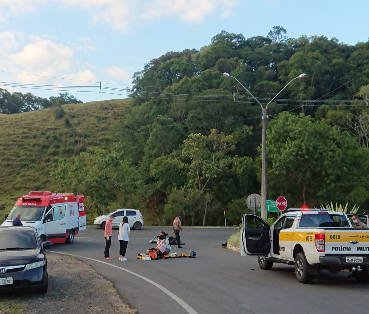 Caminhonete bate de frente com Honda Biz na José Spillere