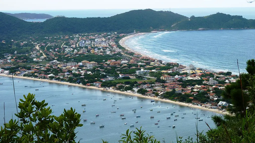 Conheça as praias pouco conhecidas mais paradisíacas do Brasil