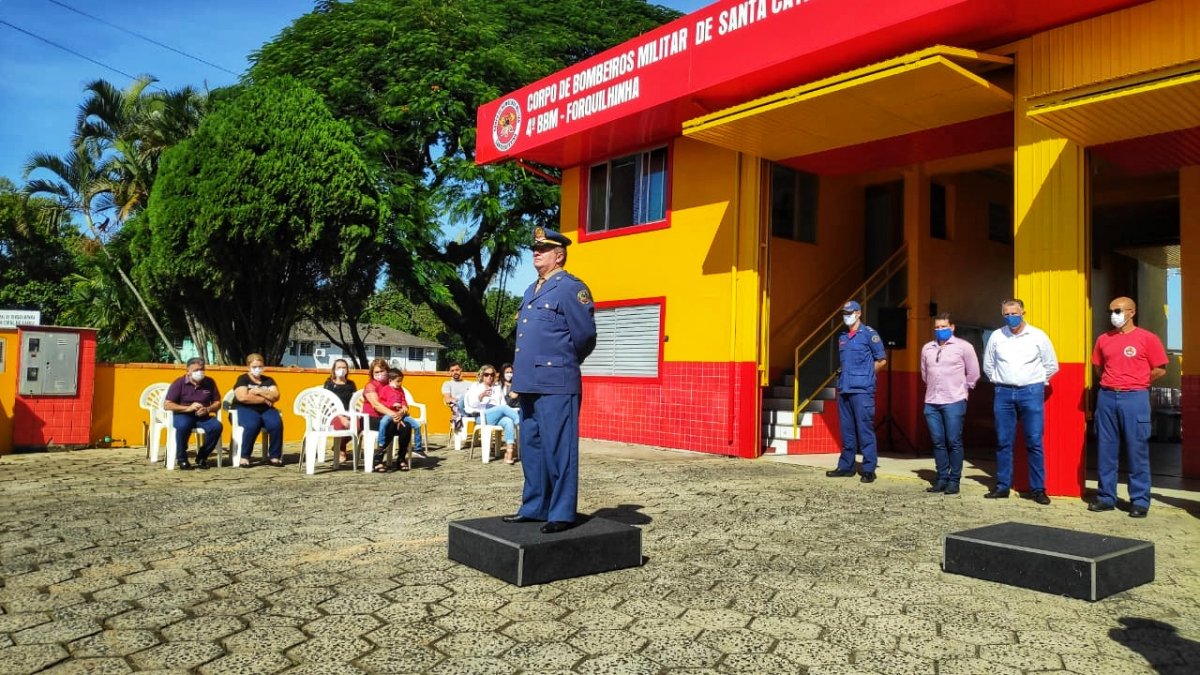 Homenagens e reconhecimento na troca de comando do Corpo de Bombeiros de Forquilhinha