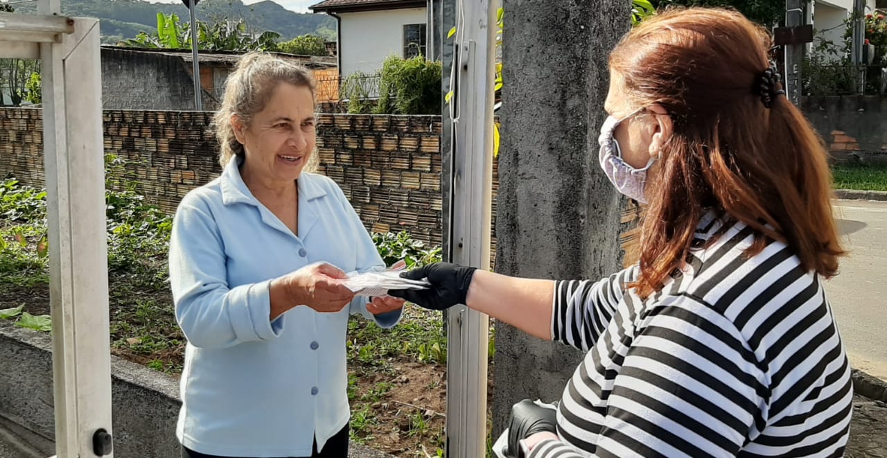 Prefeitura de Siderópolis distribui máscaras para moradores