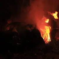 Após acidente carro é destruído pelo fogo em Nova Veneza