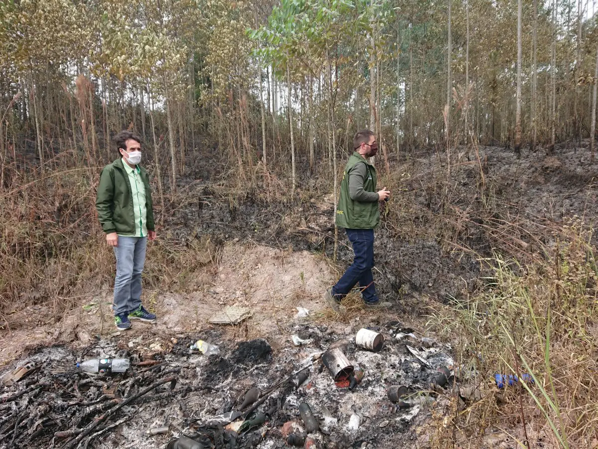 Fogo na serrinha do São Francisco queimou aproximadamente 3 hectares de vegetação