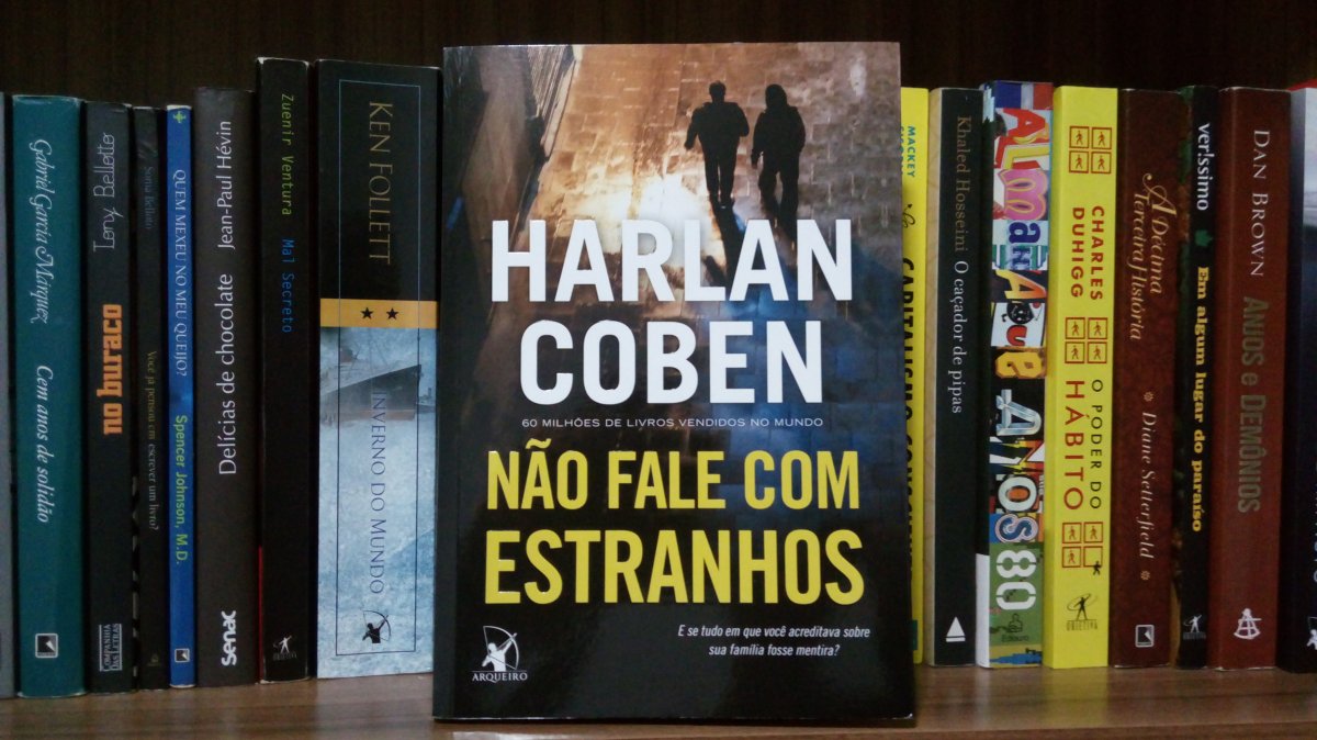 Resenha do livro Não Fale com Estranhos e os segredos revelados