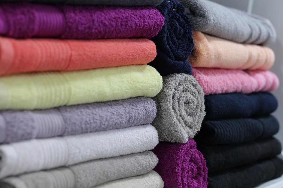 Escolher roupa de cama e de banho com as cores da moda 2020