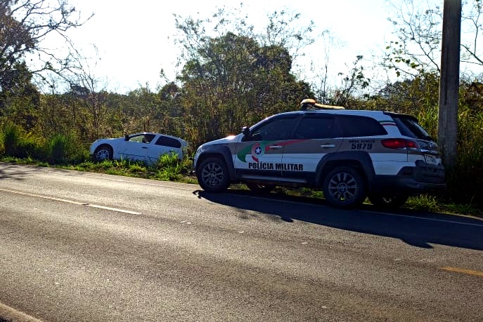 Veículo sai da pista durante ultrapassagem na Giácomo Destro 1 Veículo sai da pista durante ultrapassagem na Giácomo Destro