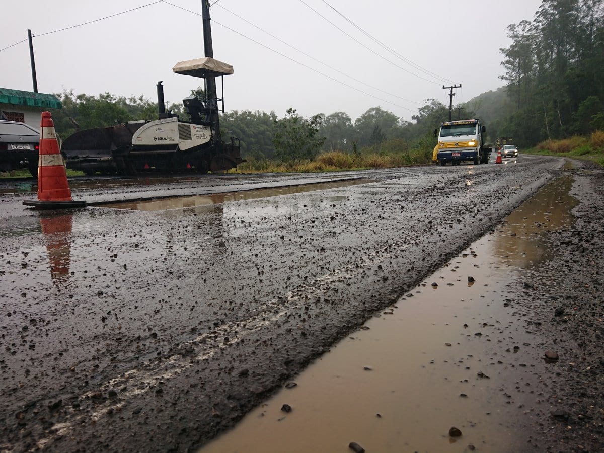 Nova Veneza: carro capota em trecho em obras da rodovia Lírio Rosso