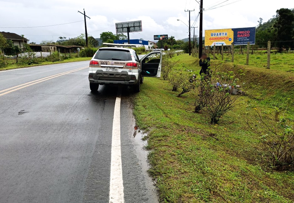 Motociclista foge de abordagem da PM, é detido e ameaça homem que compraria sua moto 1 Motociclista foge de abordagem da PM, é detido e ameaça homem que compraria sua moto