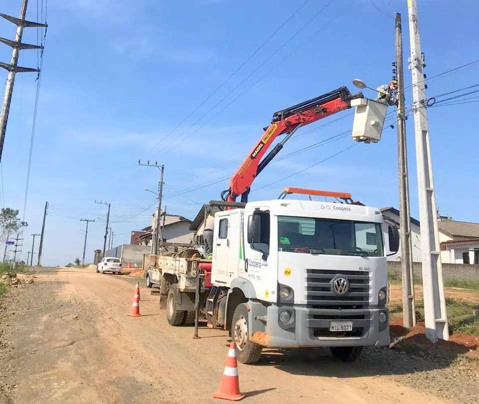 Coopera reforma rede de energia em Criciúma