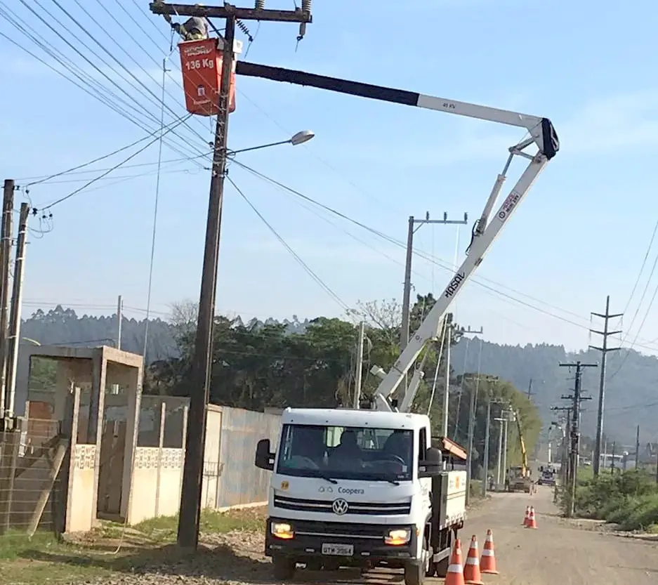 Coopera reforma rede de energia em Criciúma