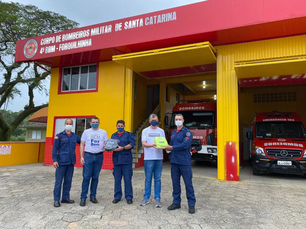 Corpo de Bombeiros recebe desfibrilador automático para auxiliar em ocorrências em Nova Veneza