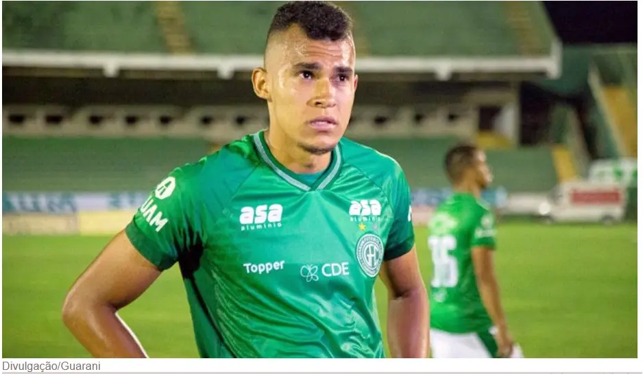 Sandro volta a ser opção no Goiás e pede “união total” para recuperação da equipe na Série A