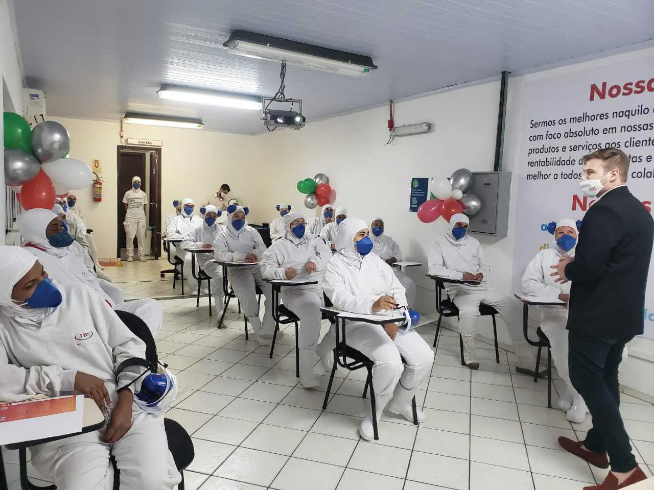 Instituto Mix de Profissões realiza palestra na JBS