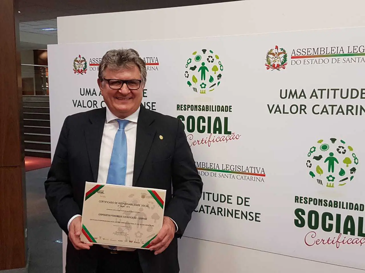 Coopera recebe Prêmio de Responsabilidade Social da Assembleia Legislativa