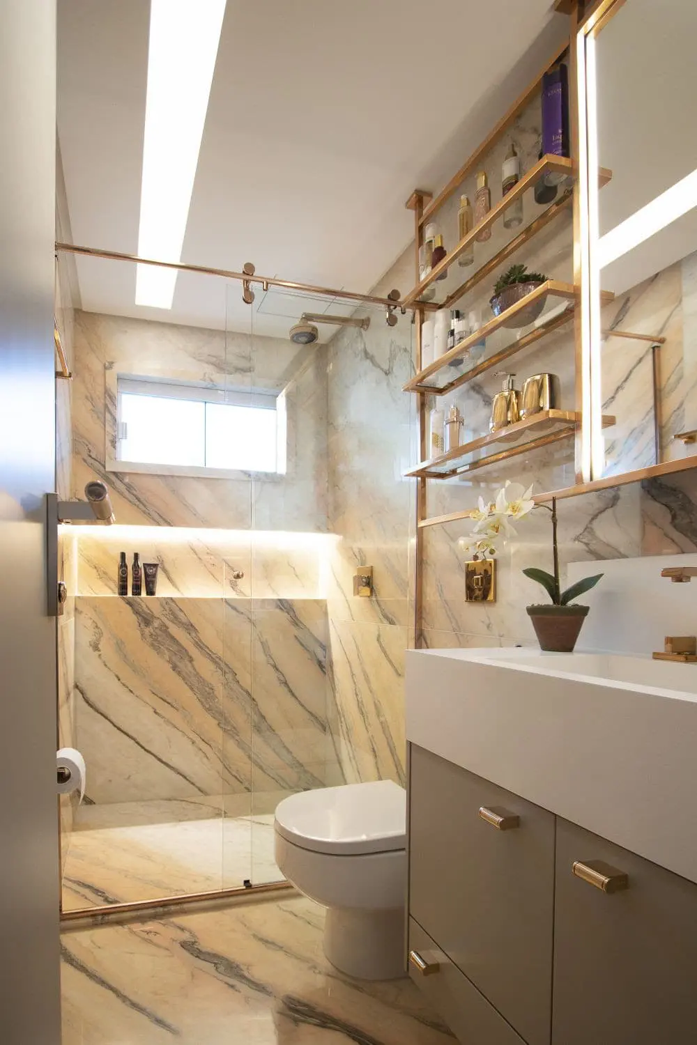 Para inspirar: 6 banheiros com pouca metragem, mais cheios de estilo nas decorações