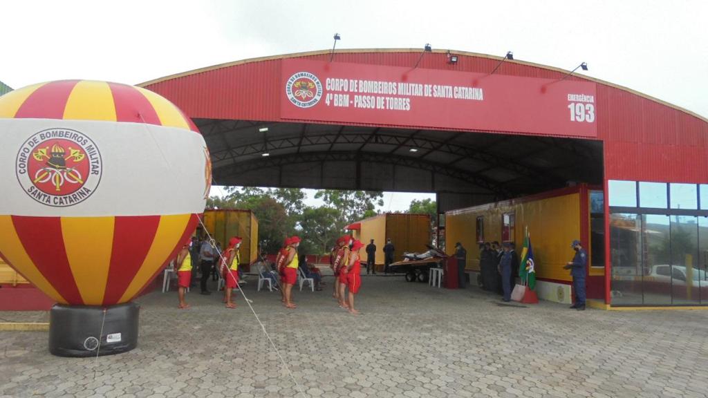 4º Batalhão de Bombeiros Militar realiza formatura de guarda-vidas civis e entrega de equipamentos