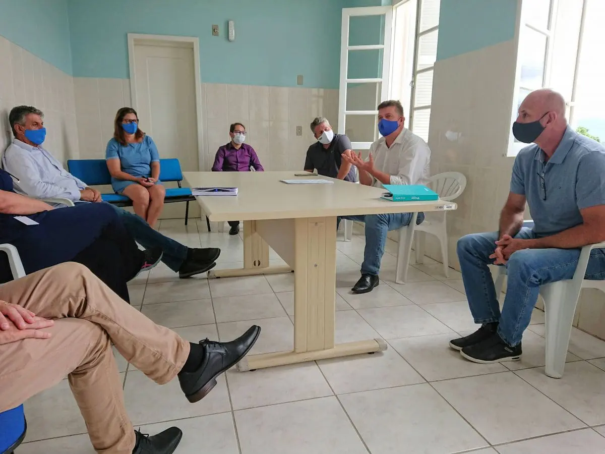 Vereadores de oposição visitam Hospital São Marcos em Nova Veneza