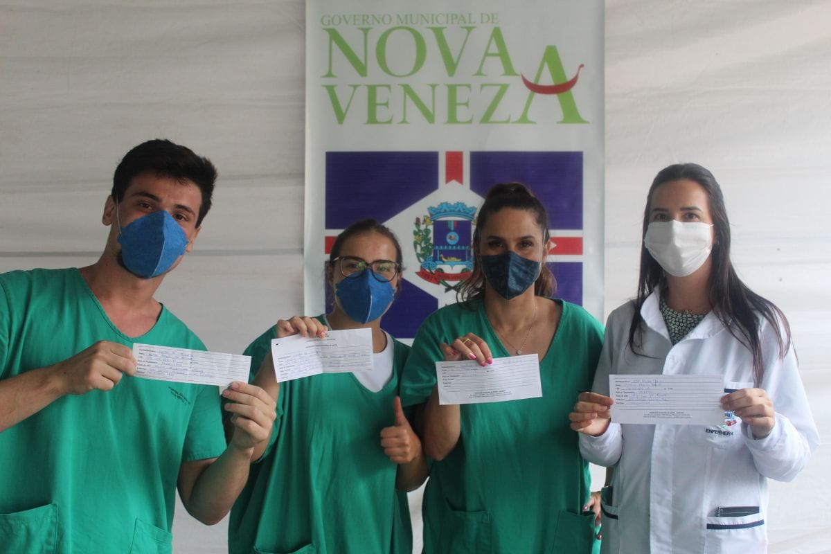 Primeiras pessoas são vacinadas em Nova Veneza