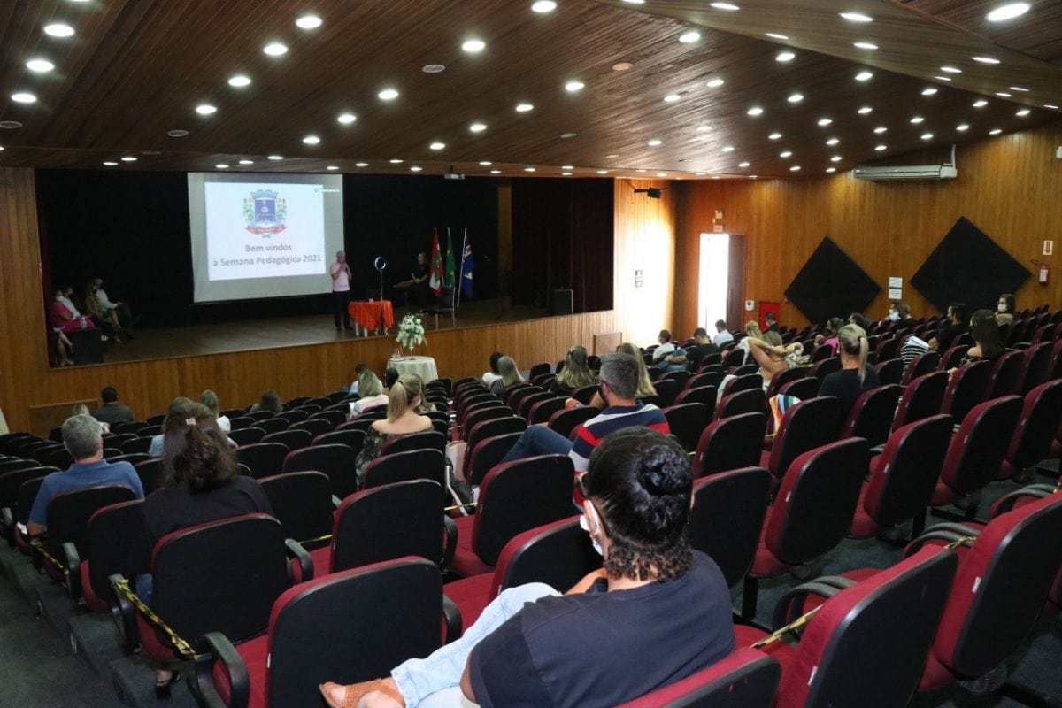 Volta às aulas: Nova Veneza inicia semana pedagógica 3 Volta às aulas: Nova Veneza inicia semana pedagógica