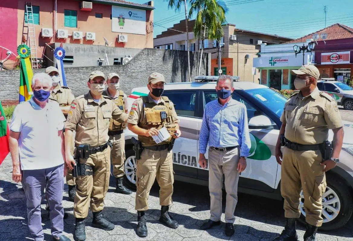 Governo de Nova Veneza entrega viatura para Polícia Militar