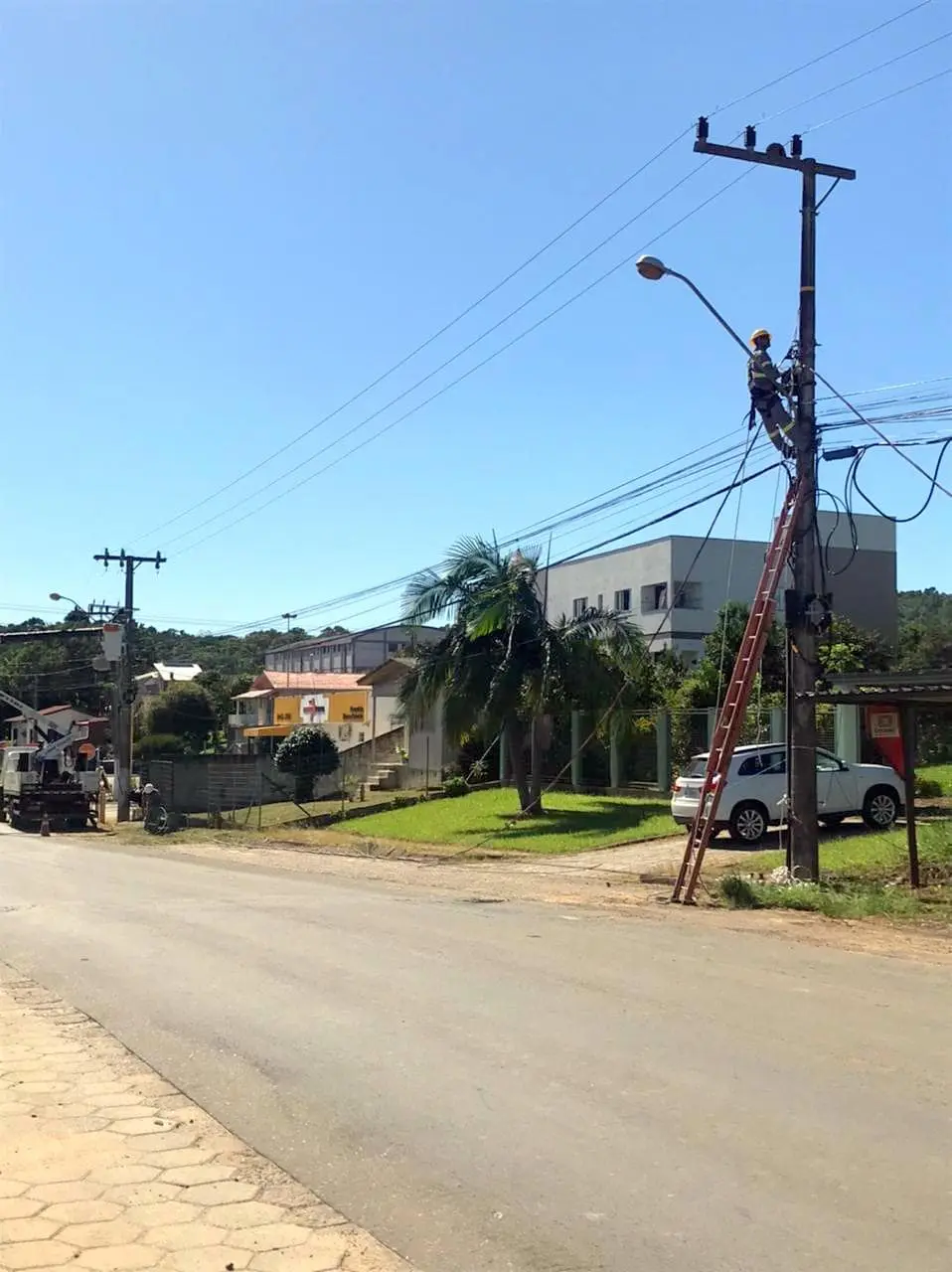 Coopera está investindo no sistema elétrico do Bairro Morro Estevão em Criciúma