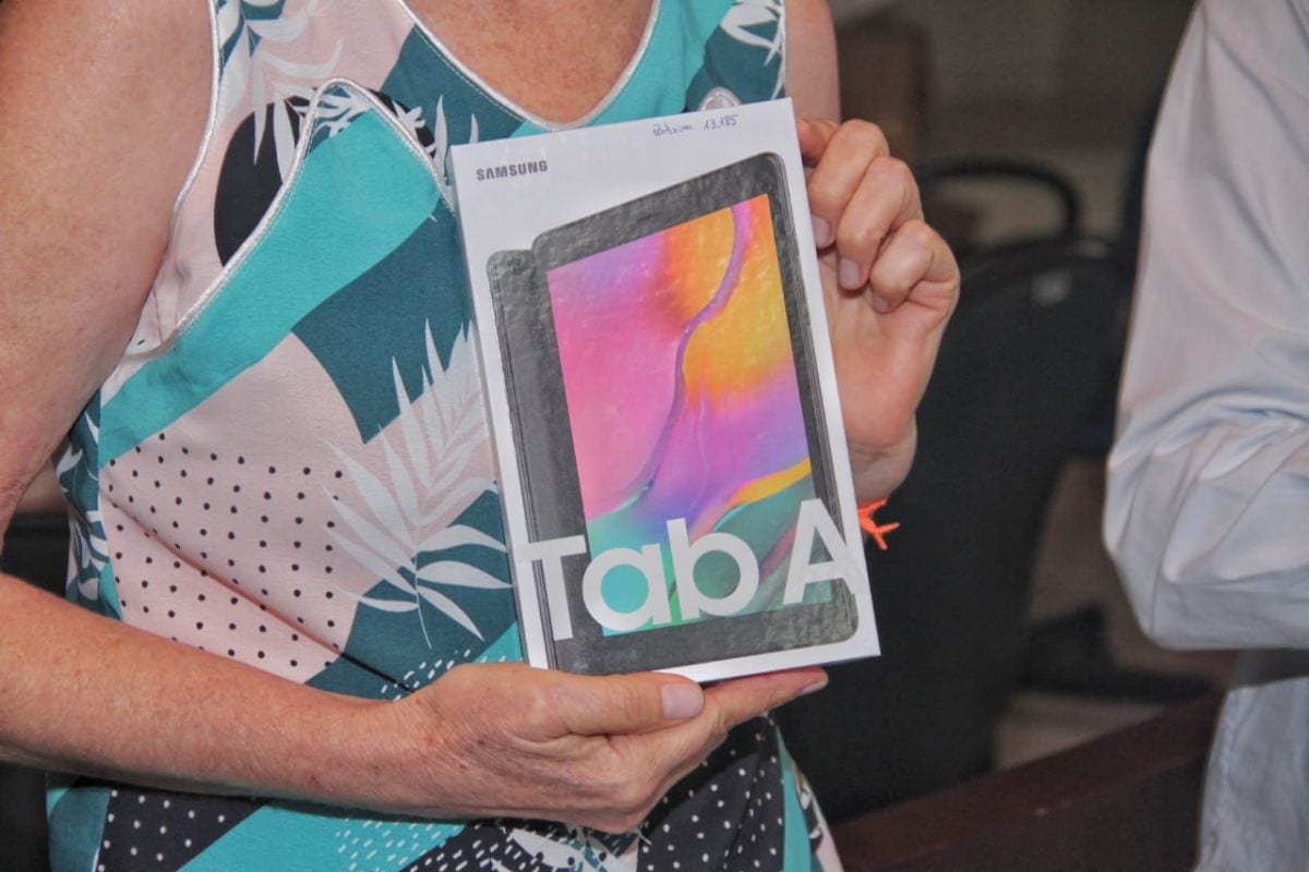 Agentes Comunitários de Saúde recebem novos tablets