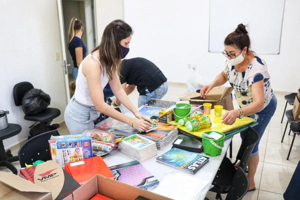 CRAS de Nova Veneza recebe doação de materiais escolares