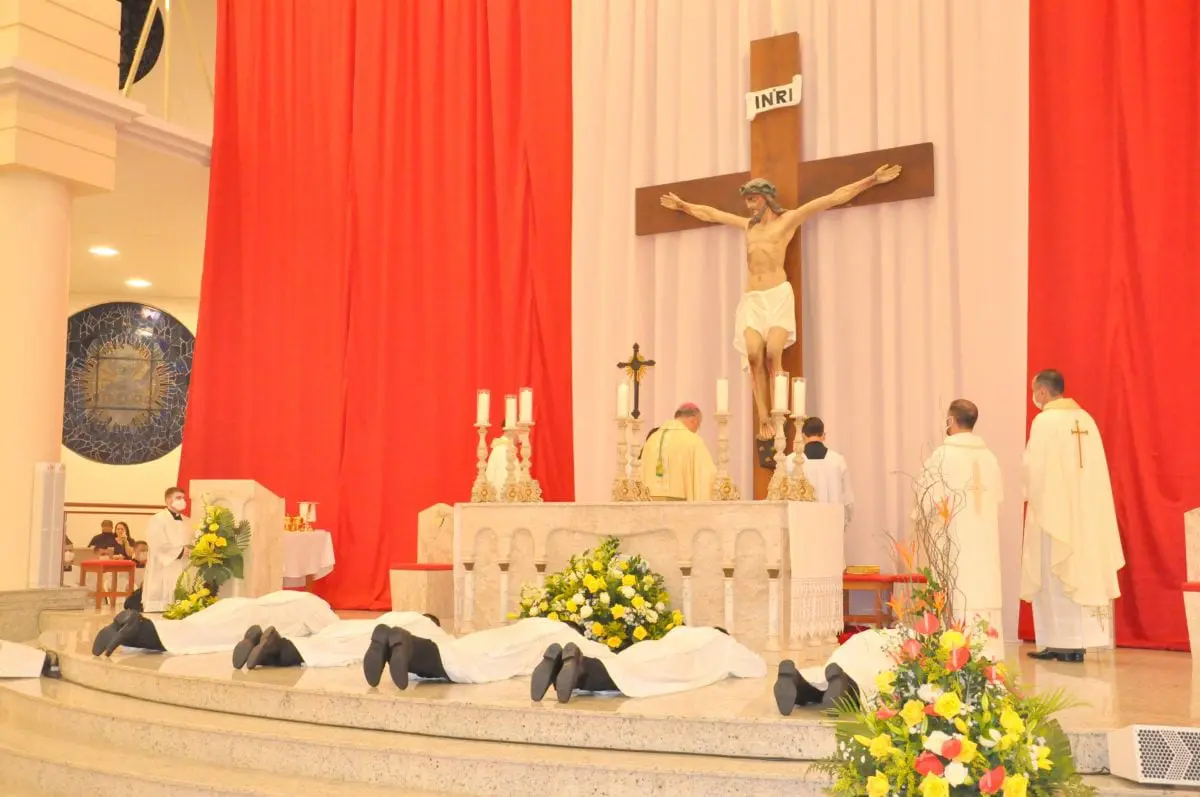 Diocese de Criciúma ordena cinco novos diáconos